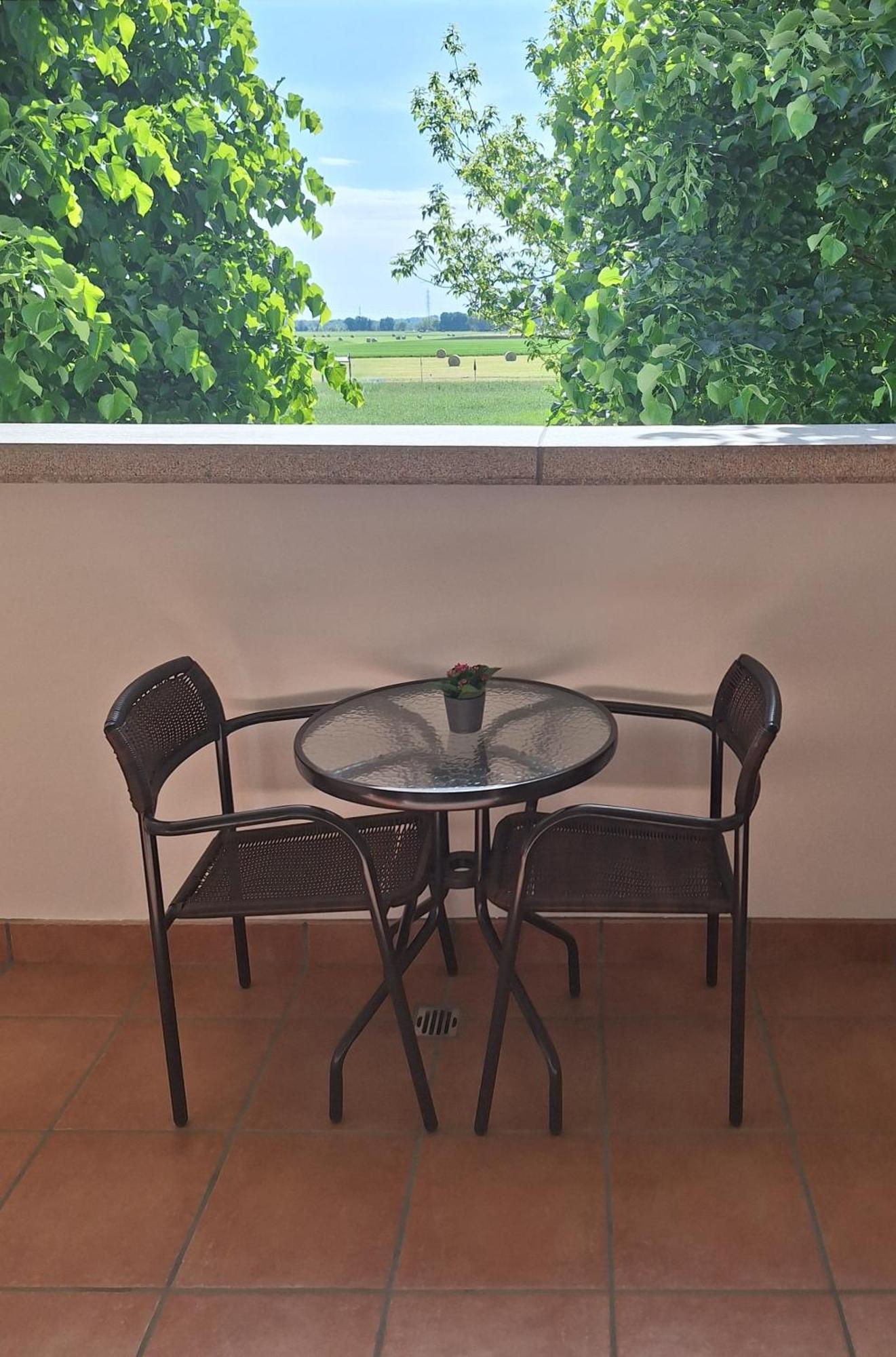 Bed & Breakfast Torrechiara Exteriör bild
